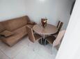 Vodice, Dining room in the apartment, air condition available and WiFi.