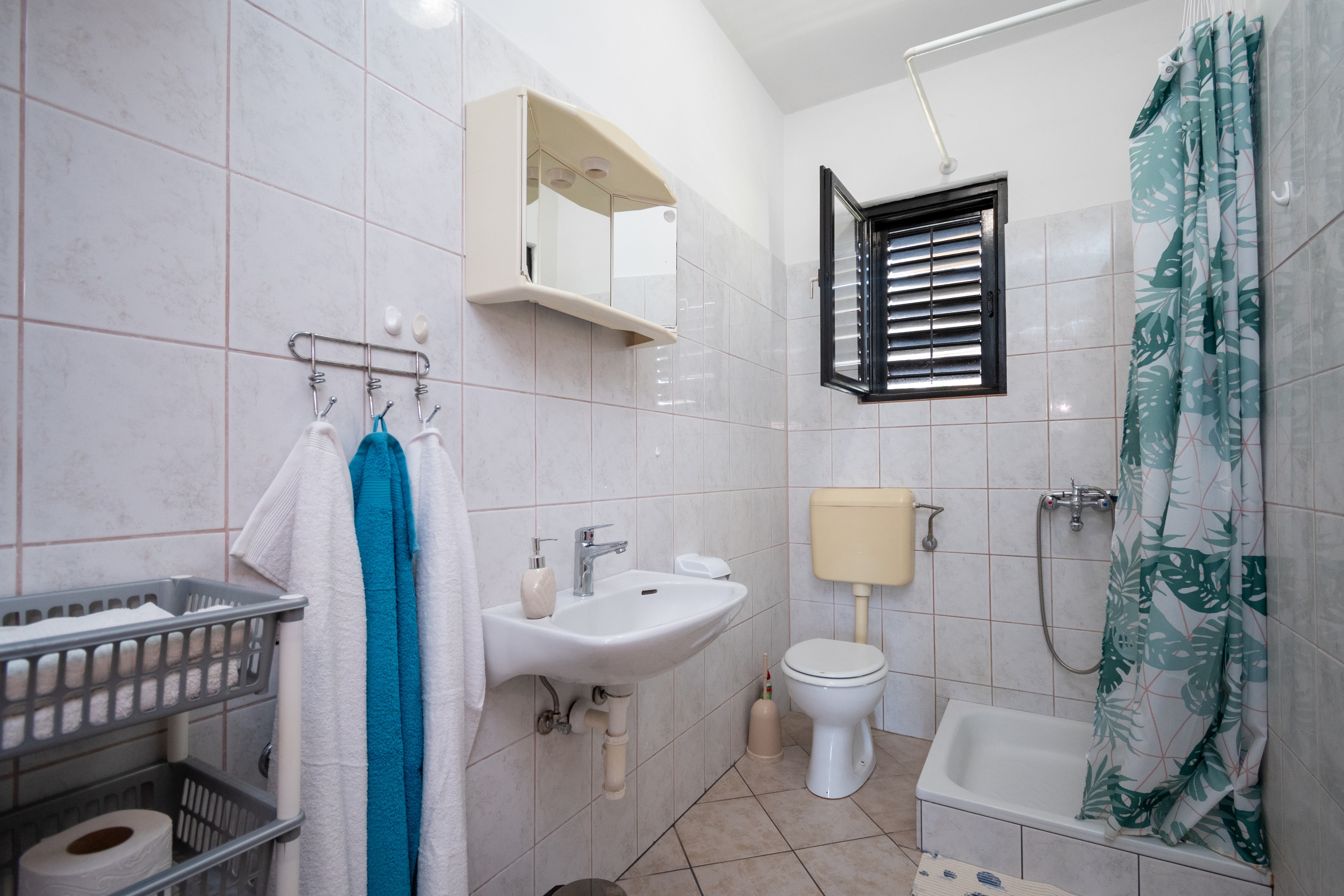 Two bedroom apartment with terrace and sea view Pag  A-a