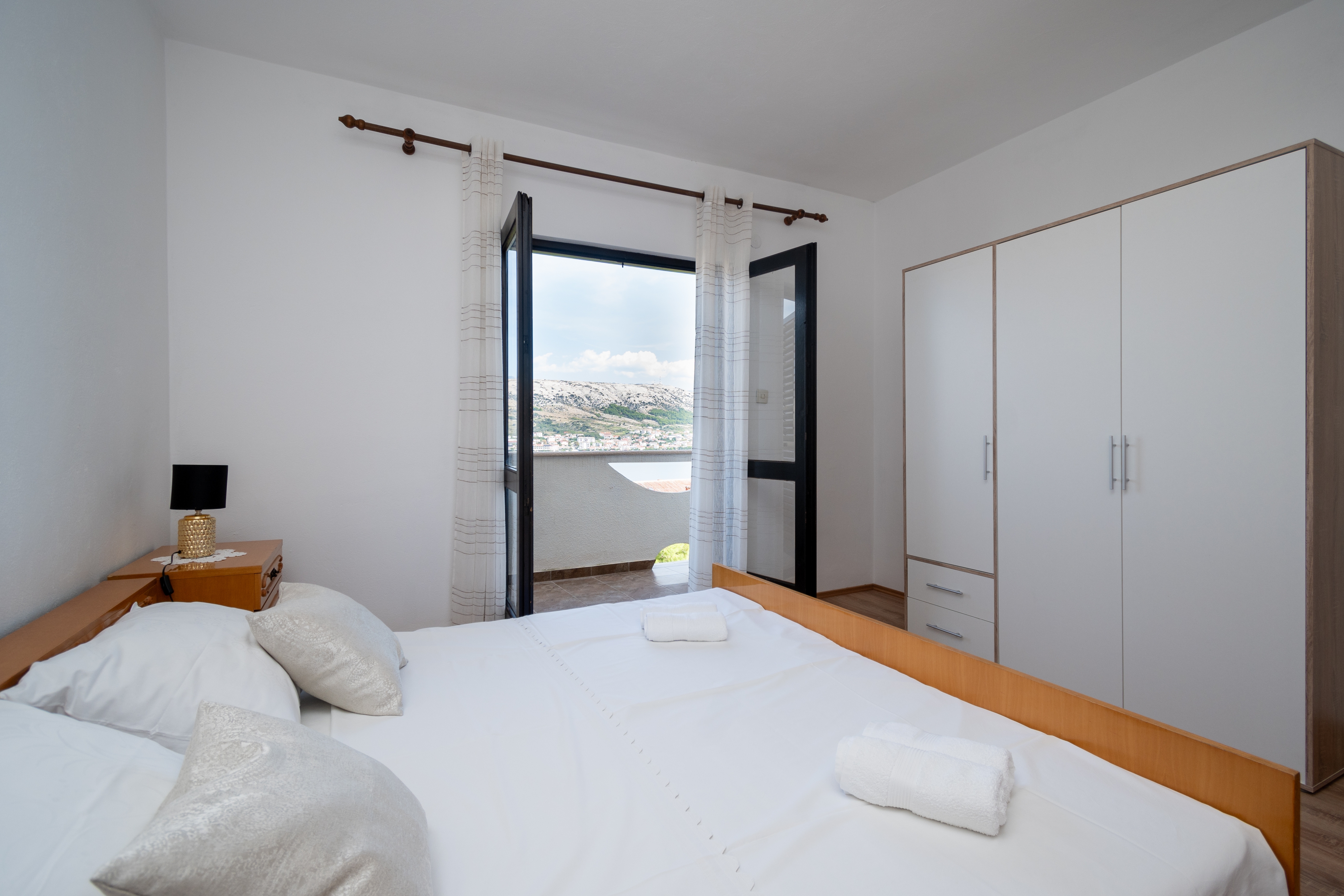 Two bedroom apartment with terrace and sea view Pag  A-a