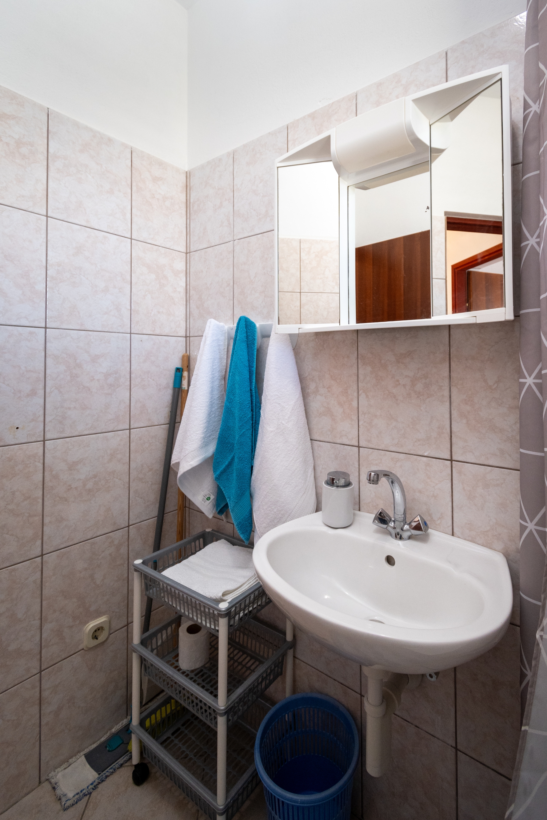 Two bedroom apartment with terrace and sea view Pag  A-b