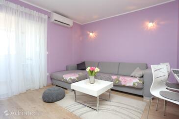 Makarska, Living room in the apartment, air condition available and WiFi.