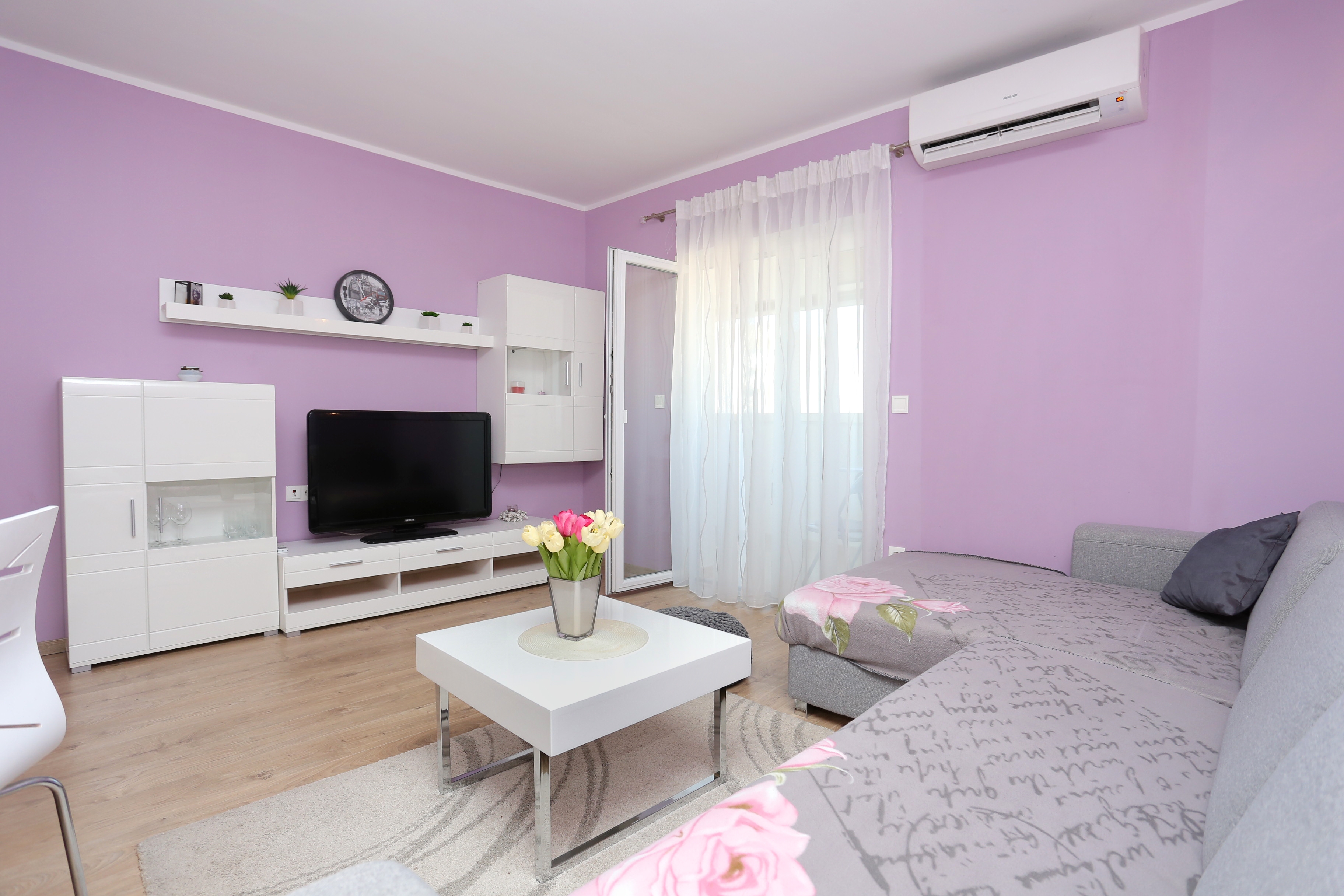 One bedroom apartment with terrace and sea view Makarska (A-15841-a)