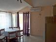 Dining room Nin, Dining room in the apartment, (pet friendly) and WiFi.