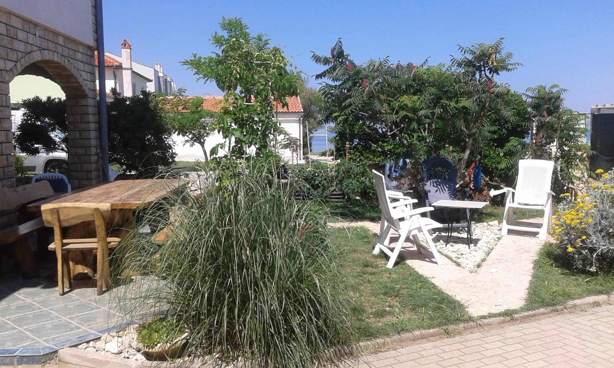 One bedroom apartment near beach Nin, Zadar (A-15842-b)