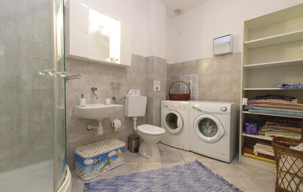 Comfortable and spacious house with terrace and sea view Pasadur, Lastovo  K