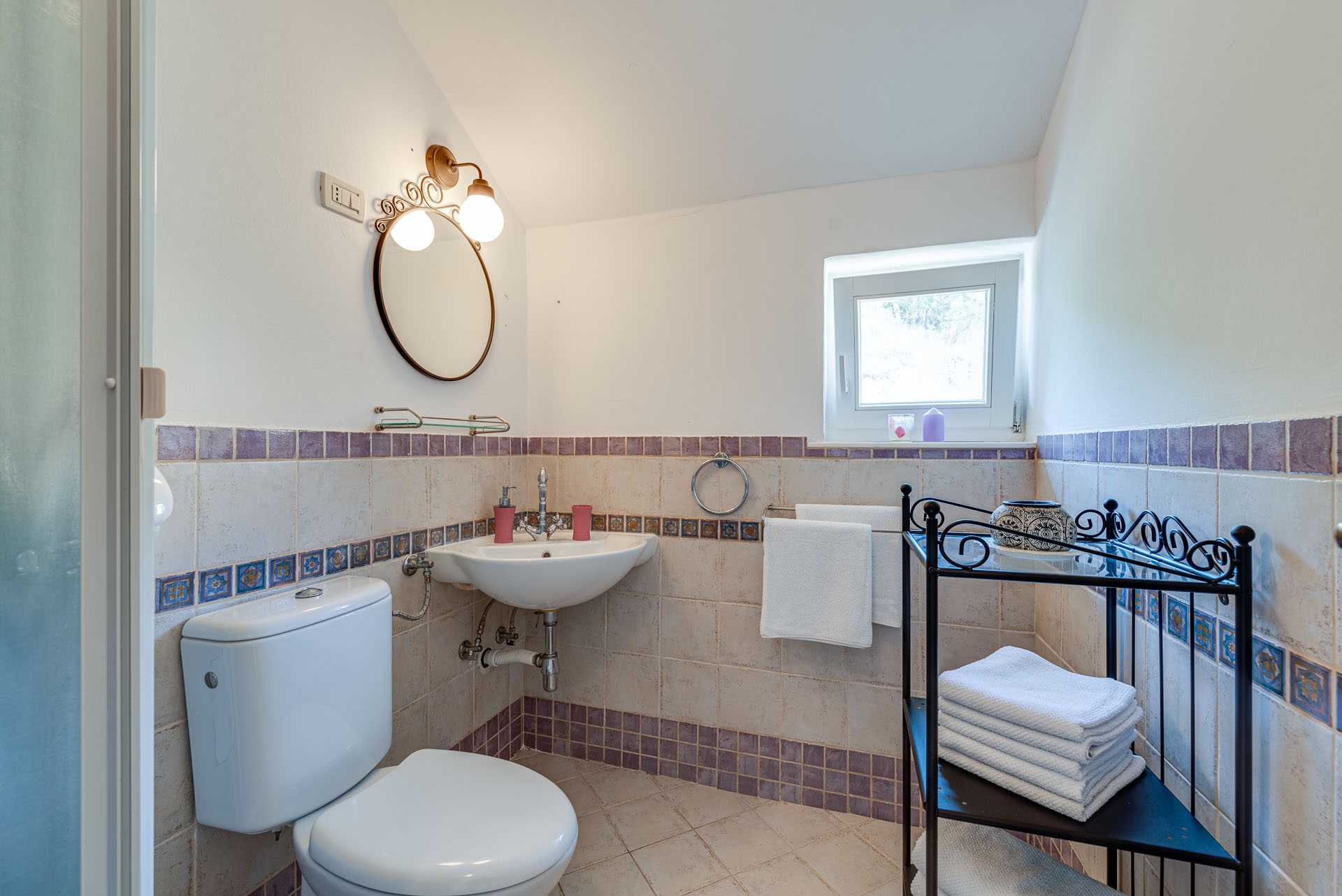Comfortable and spacious house with terrace and sea view Pasadur, Lastovo  K