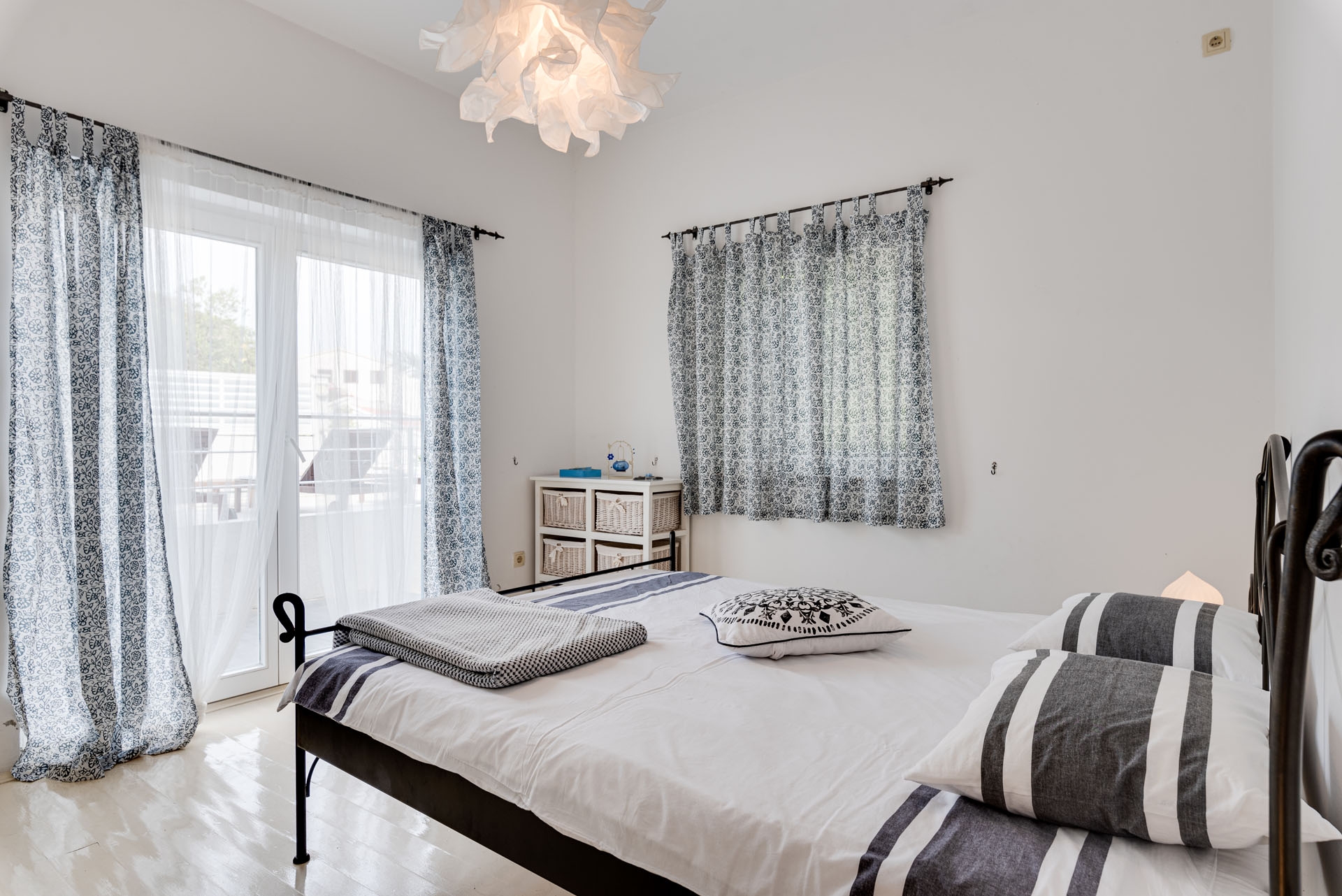 Comfortable and spacious house with terrace and sea view Pasadur, Lastovo  K