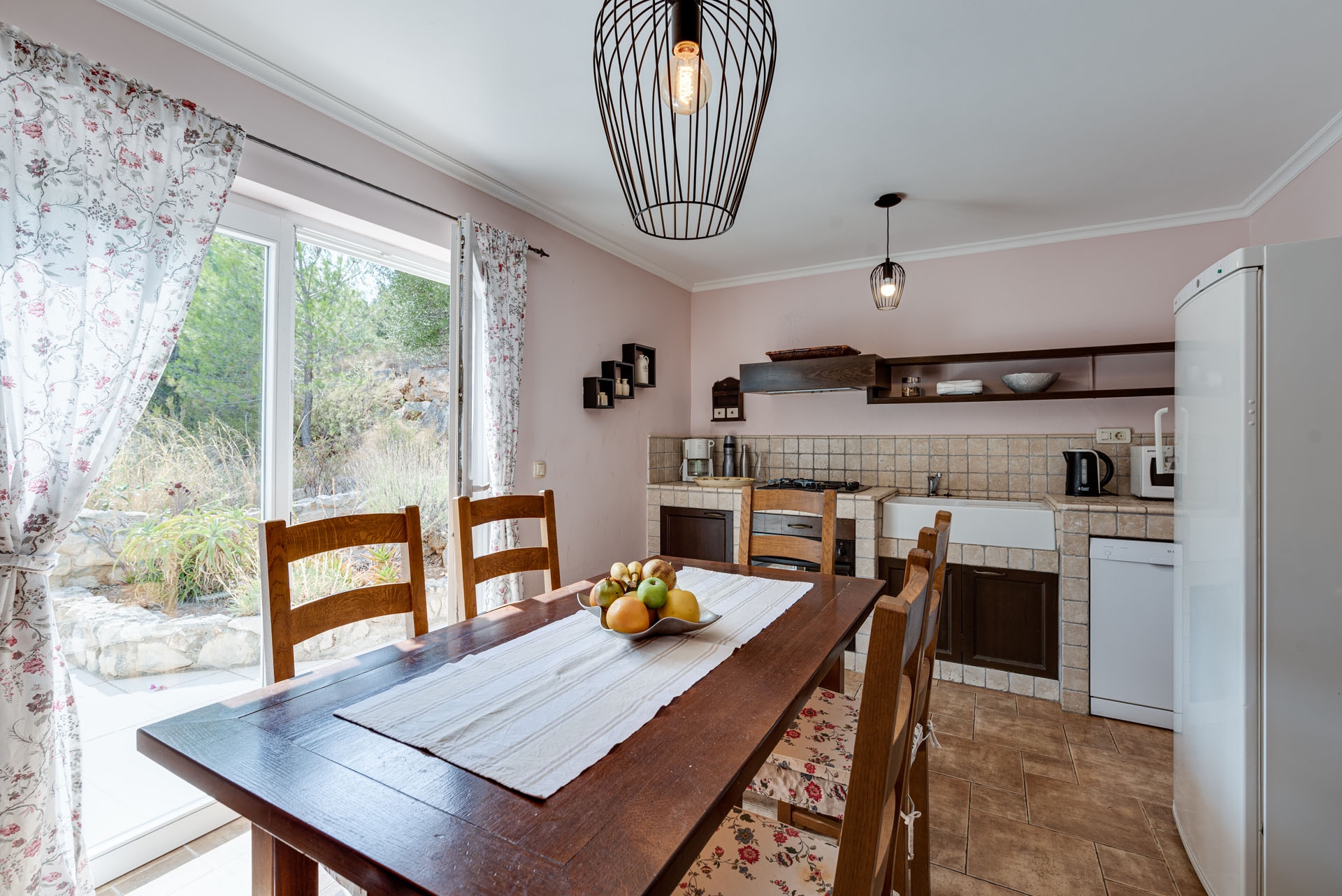 Comfortable and spacious house with terrace and sea view Pasadur, Lastovo  K