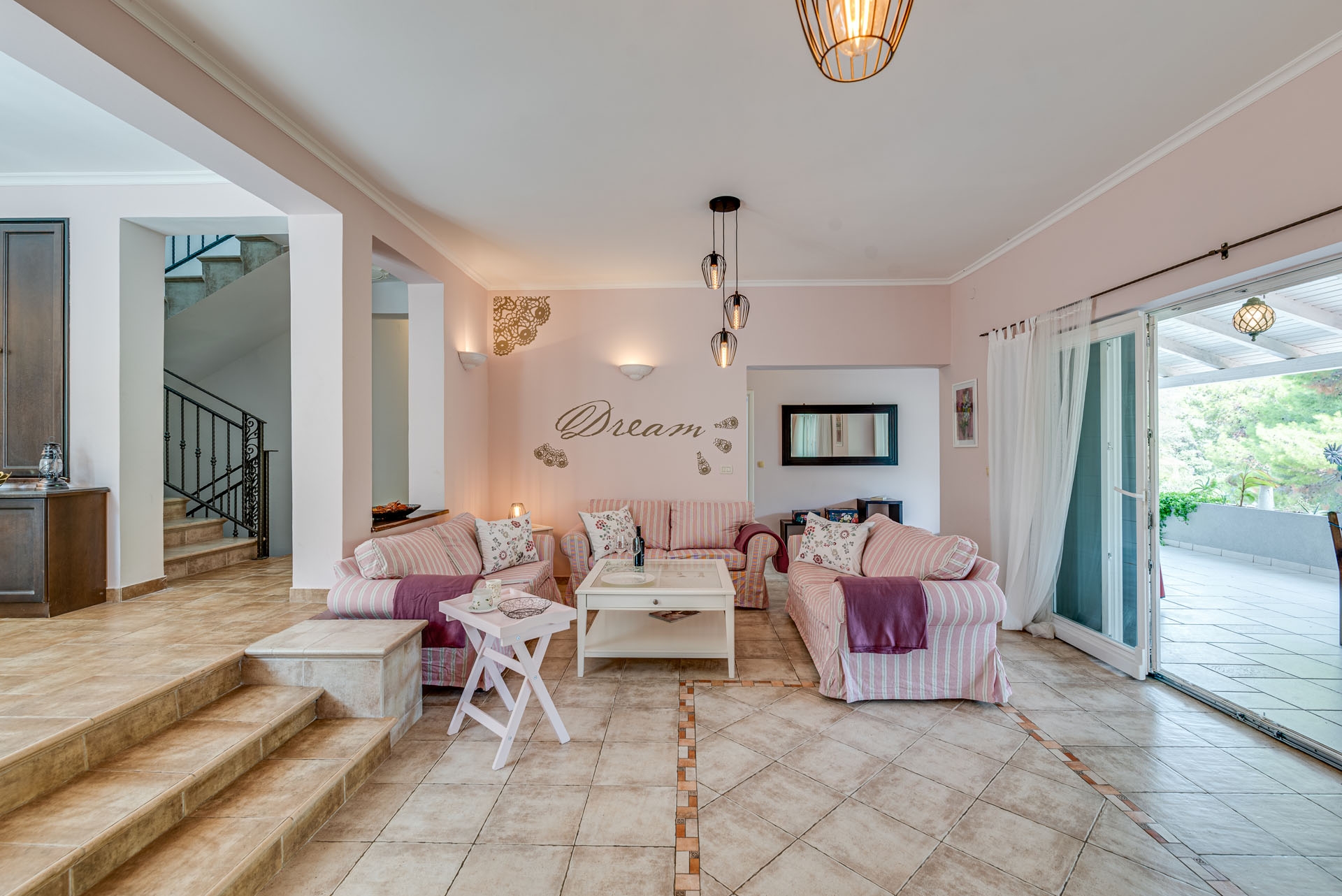 Comfortable and spacious house with terrace and sea view Pasadur, Lastovo  K