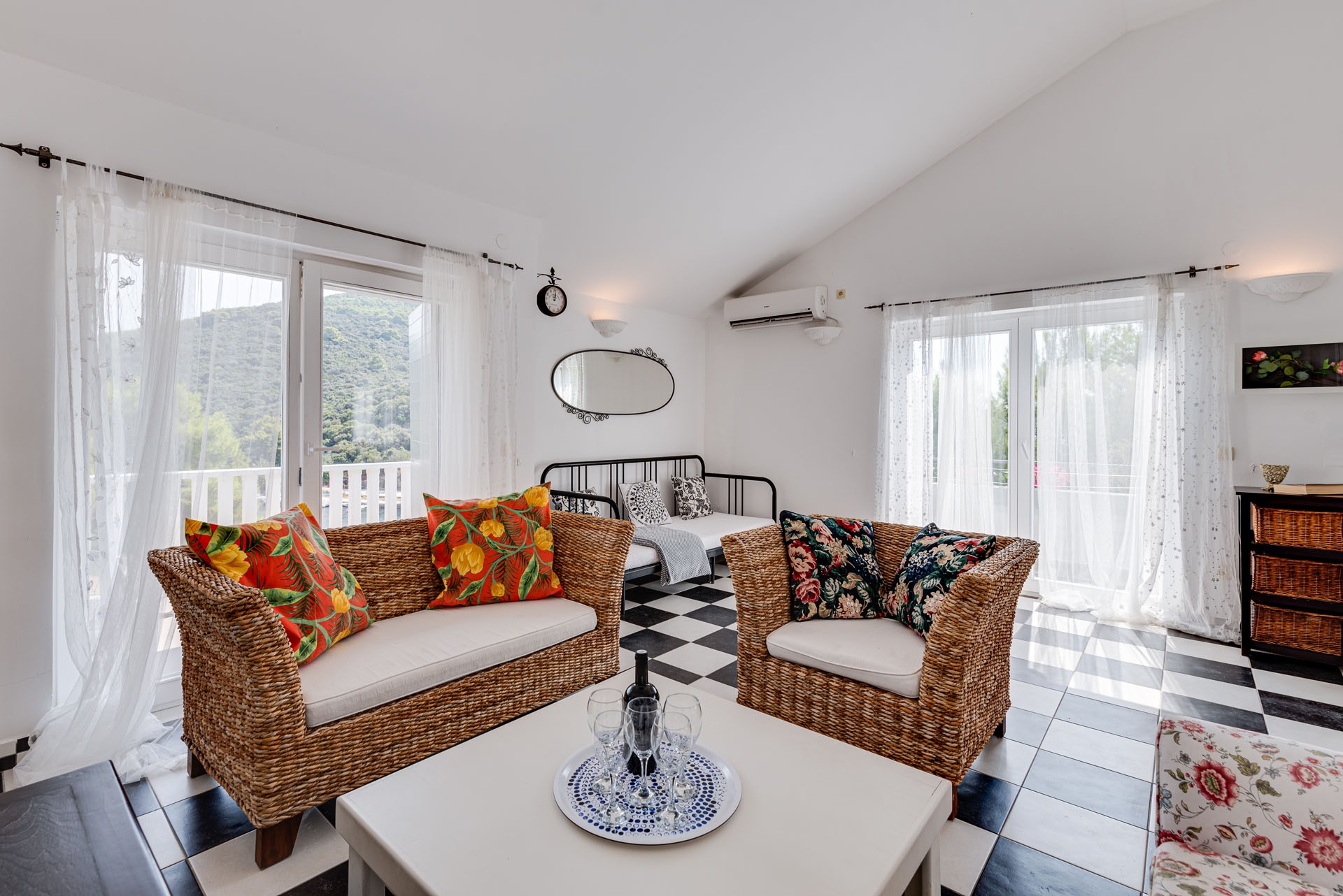 Comfortable and spacious house with terrace and sea view Pasadur, Lastovo  K