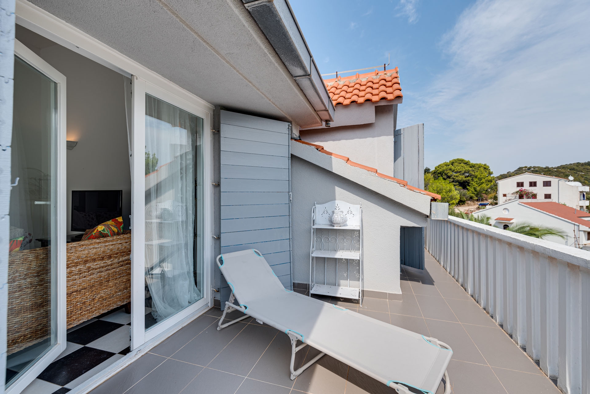 Comfortable and spacious house with terrace and sea view Pasadur, Lastovo  K
