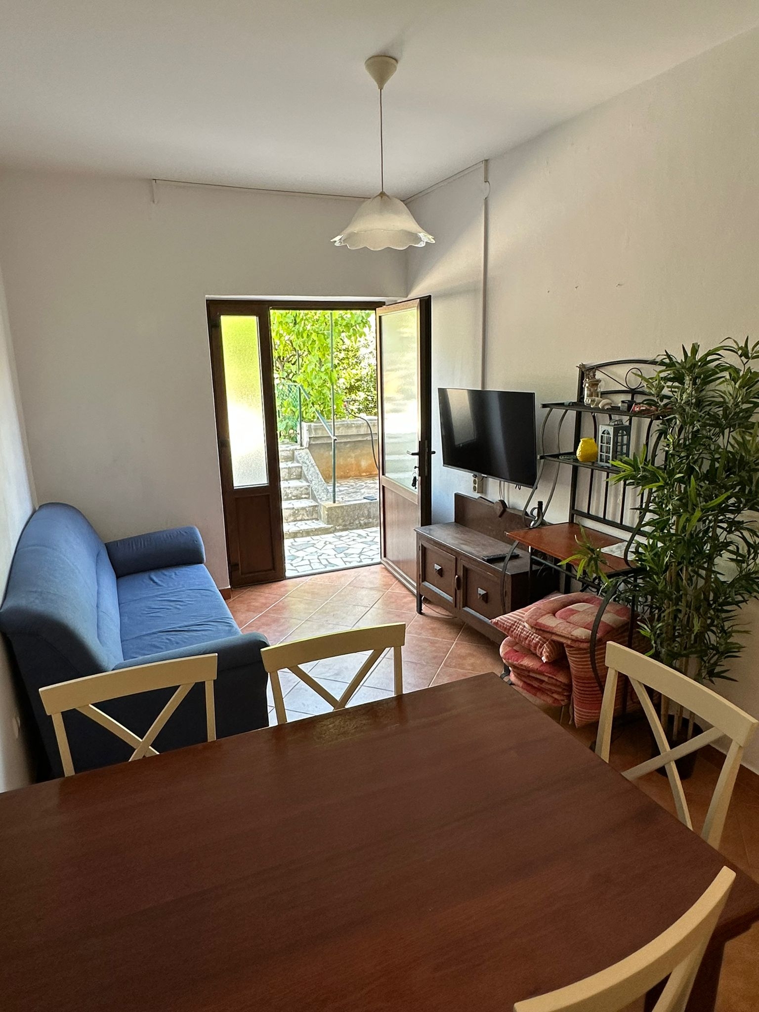 Two bedroom apartment with terrace Mali Lošinj, Lošinj (A-15858-a) Two bedroom apartment with terrace Mali Lošinj, Lošinj (A-15858-a)