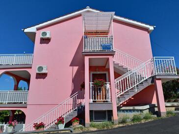 Njivice, Krk, Hébergement 15904 - Appartement avec une plage de galets.