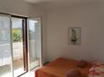 Slatine, Sala de estar in the apartment, air condition available y WiFi.