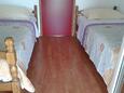 Spavaća soba Rtina - Stošići, Spavaća soba u smještaju tipa studio-apartment, dostupna klima.