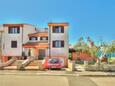 Umag, Umag, Parking lot 15941 - Apartments with sandy beach.