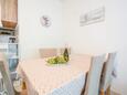 Zadar, Comedor in the apartment, (pet friendly) y WiFi.