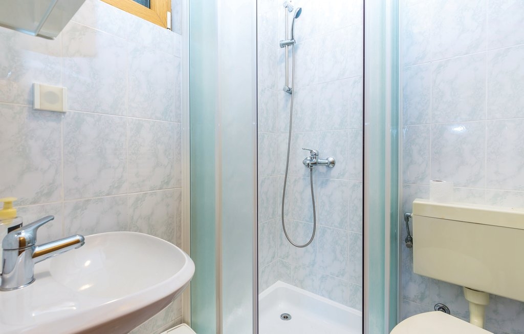 Three bedroom apartment with terrace and sea view Novi Vinodolski  A-a