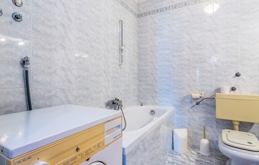 Three bedroom apartment with terrace and sea view Novi Vinodolski  A-a