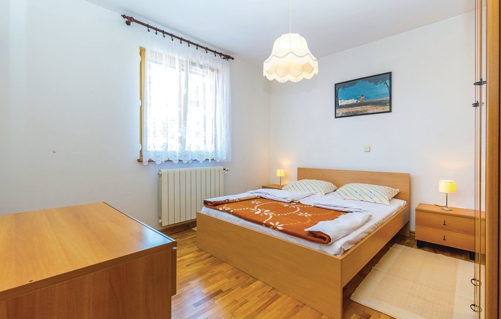 Three bedroom apartment with terrace and sea view Novi Vinodolski  A-a