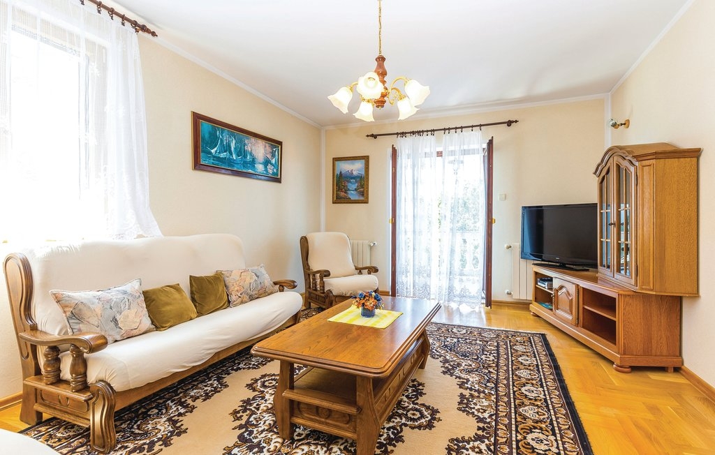 Three bedroom apartment with terrace and sea view Novi Vinodolski (A-15946-a) Three bedroom apartment with terrace and sea view Novi Vinodolski (A-15946-a)