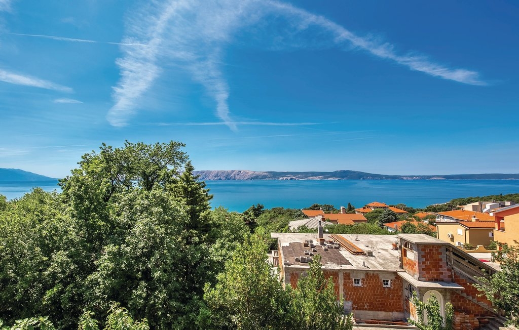 Three bedroom apartment with terrace and sea view Novi Vinodolski  A-a