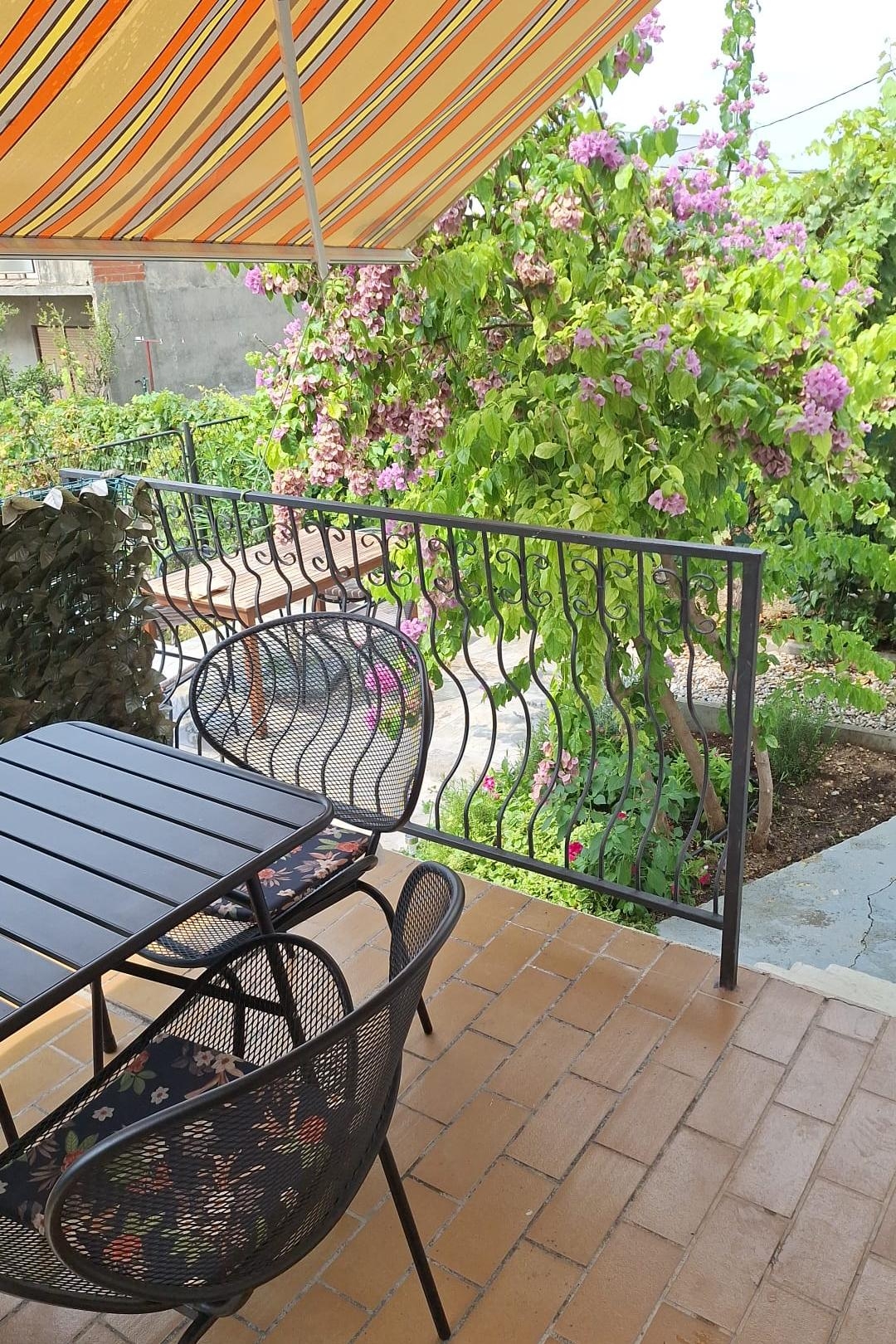 Two bedroom apartment with terrace Podstrana, Split  A-a