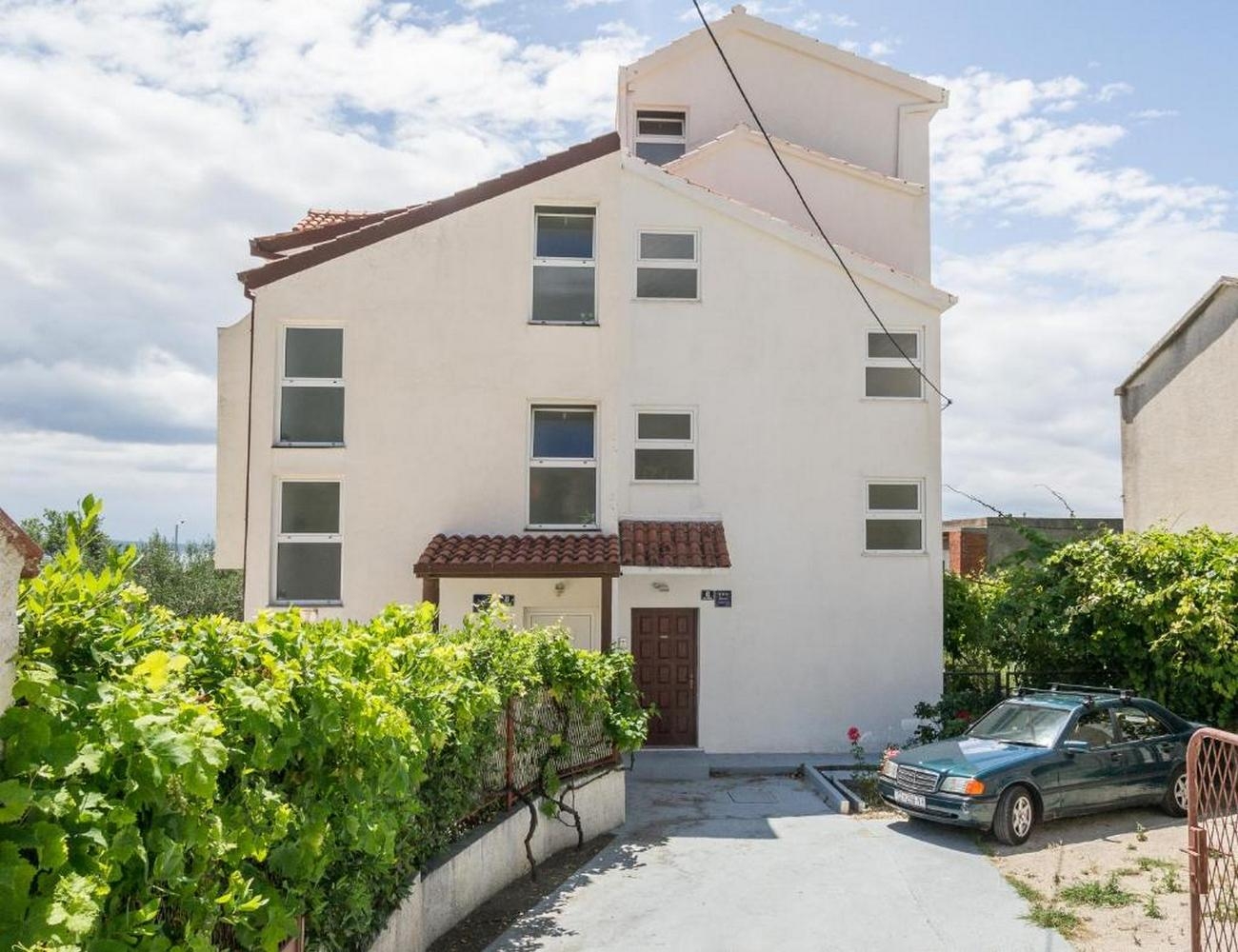 Two bedroom apartment with terrace Podstrana, Split (A-15963-a)