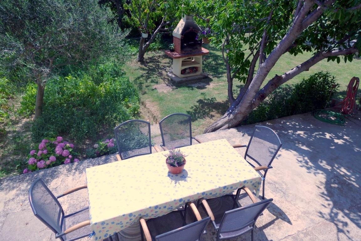 One bedroom apartment with terrace and sea view Supetarska Draga - Donja, Rab (A-15983-c)
