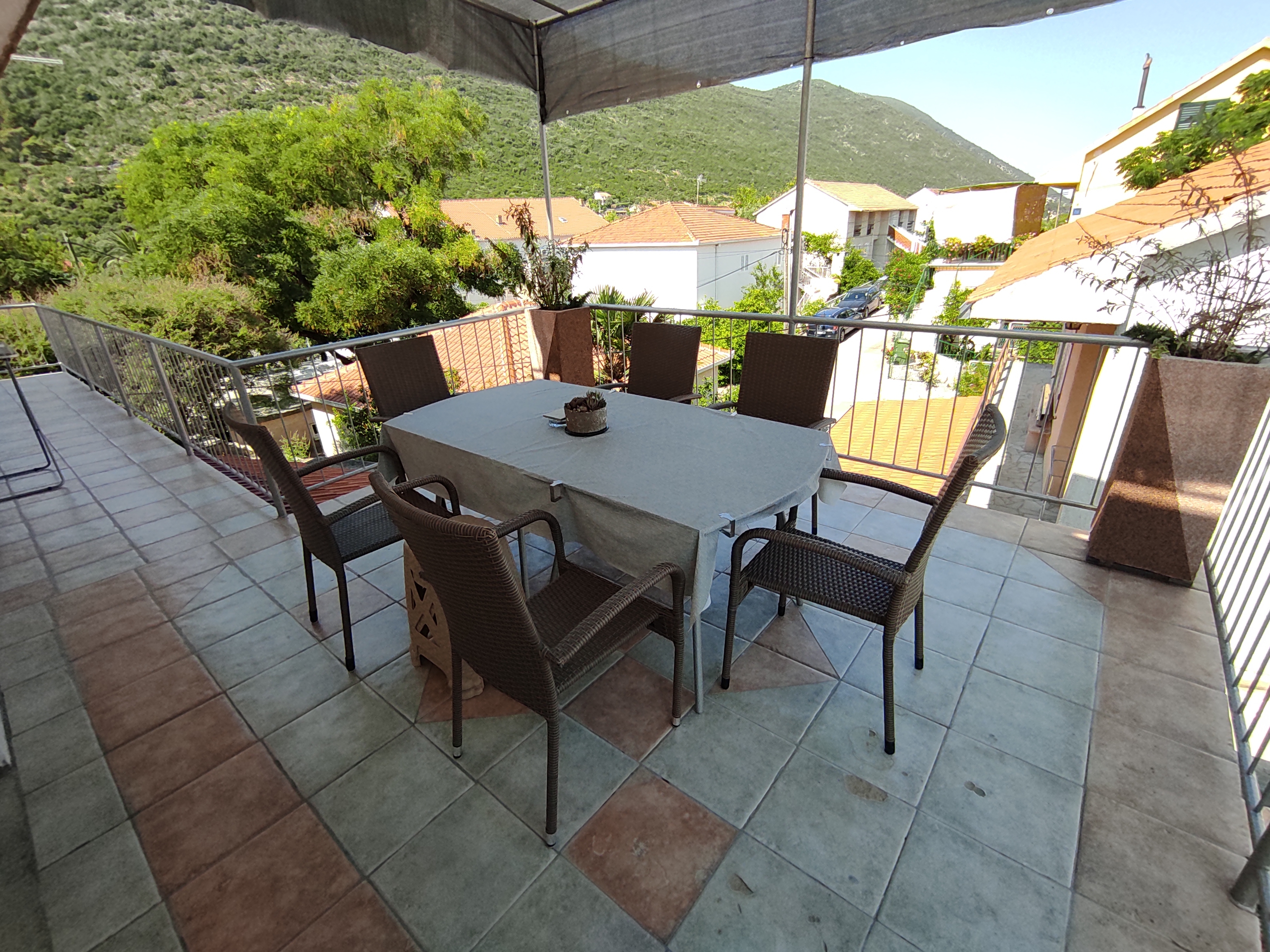 Three bedroom apartment with terrace Trpanj, Pelješac  A-a