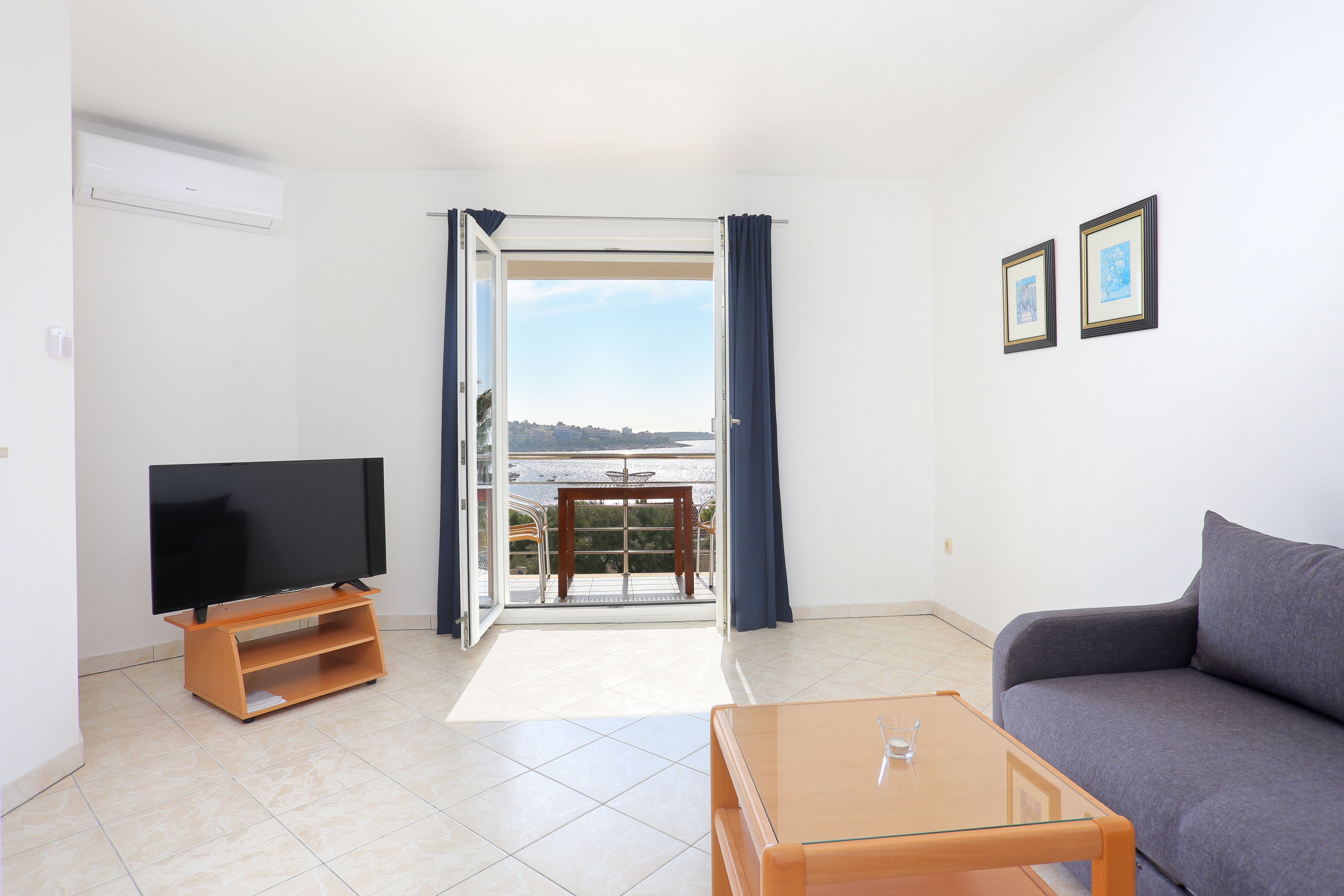 One bedroom apartment near beach Ražanj, Rogoznica (A-15998-b) One bedroom apartment near beach Ražanj, Rogoznica (A-15998-b)