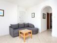 Ražanj, Obývací pokoj v ubytování typu apartment, s klimatizací a WiFi.