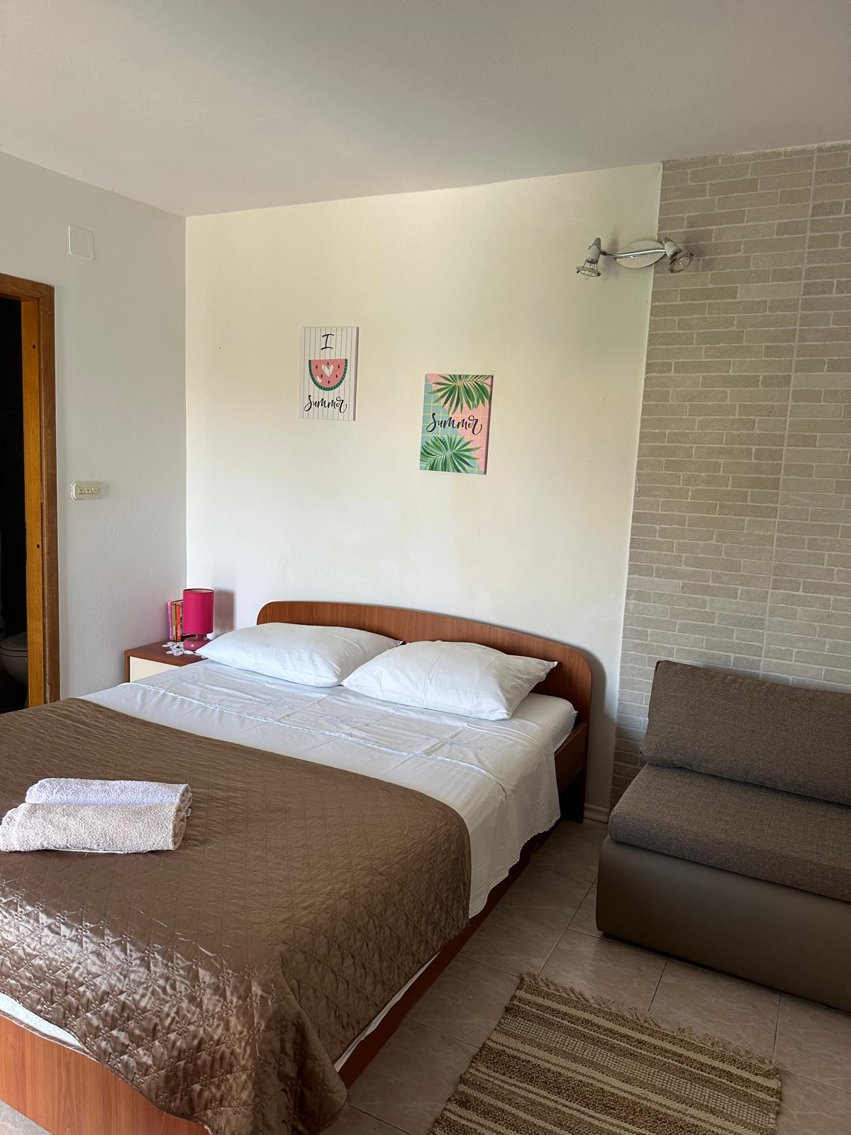 Two bedroom apartment with terrace Trpanj, Pelješac  A-b