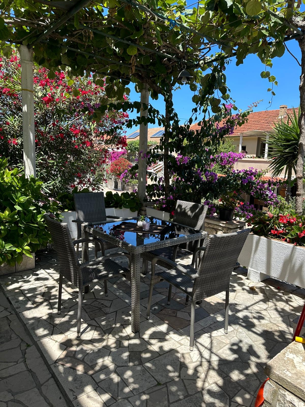 Two bedroom apartment with terrace Trpanj, Pelješac  A-b