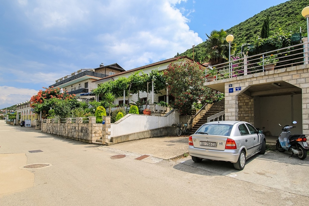 Two bedroom apartment with terrace Trpanj, Pelješac (A-16004-b) Two bedroom apartment with terrace Trpanj, Pelješac (A-16004-b)