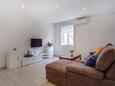 Mali Lošinj, Living room in the apartment, air condition available, (pet friendly) and WiFi.