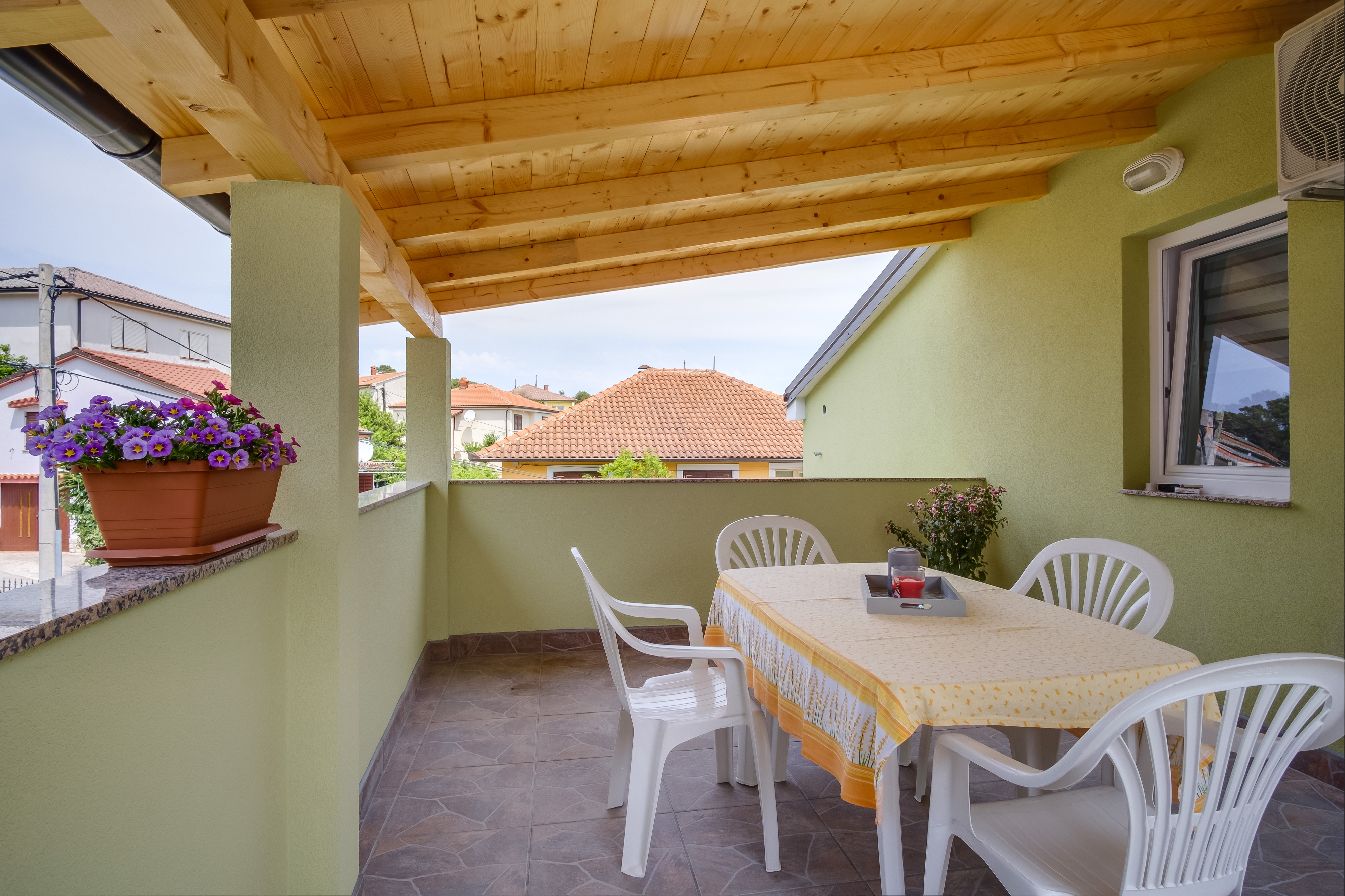Three bedroom apartment with terrace Mali Lošinj, Lošinj  A-a