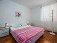 Ložnice Rabac, Ložnice v ubytování typu apartment, domácí mazlíčci povoleni a WiFi.