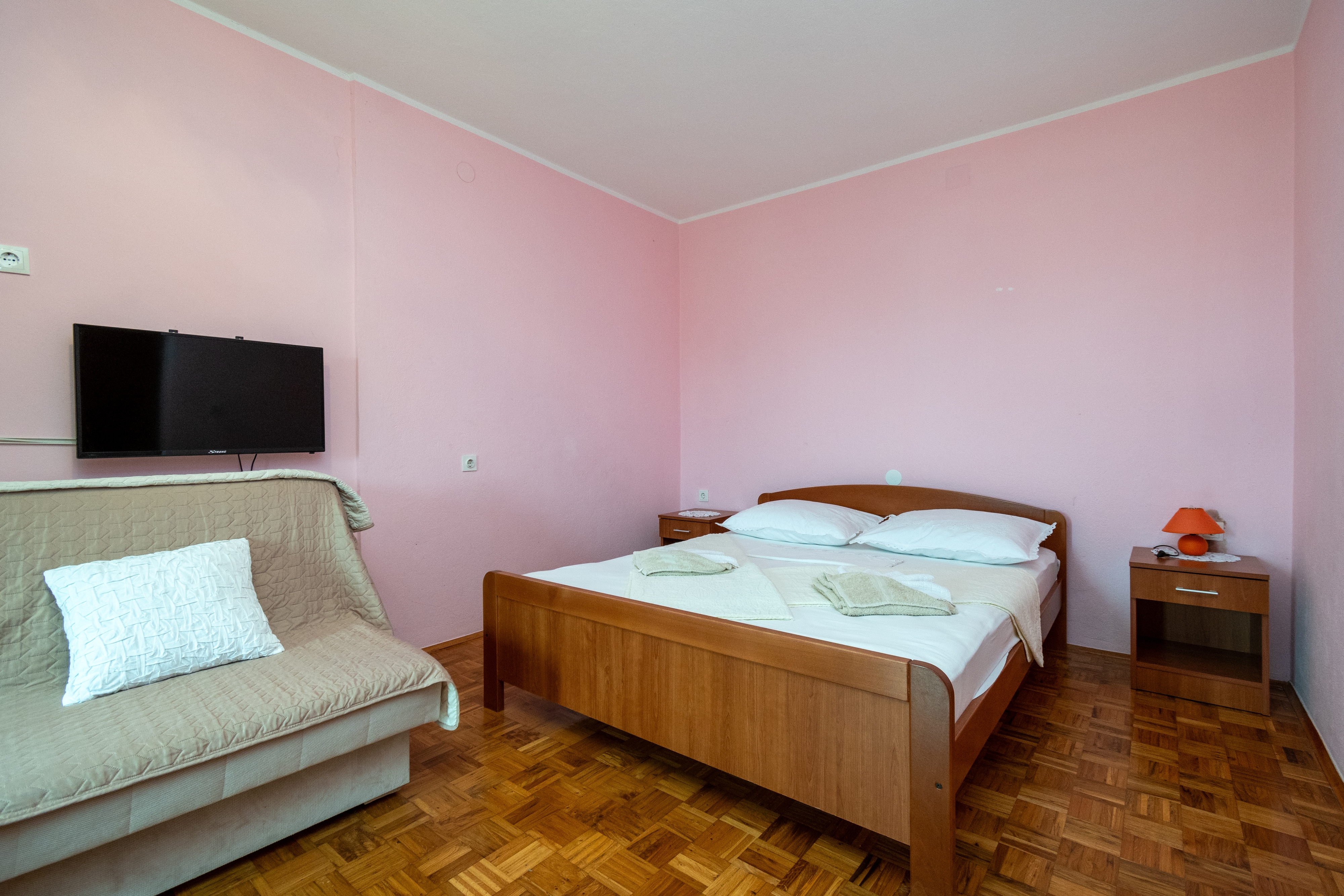 Two bedroom apartment with balcony and sea view Zubovići, Pag  A-a