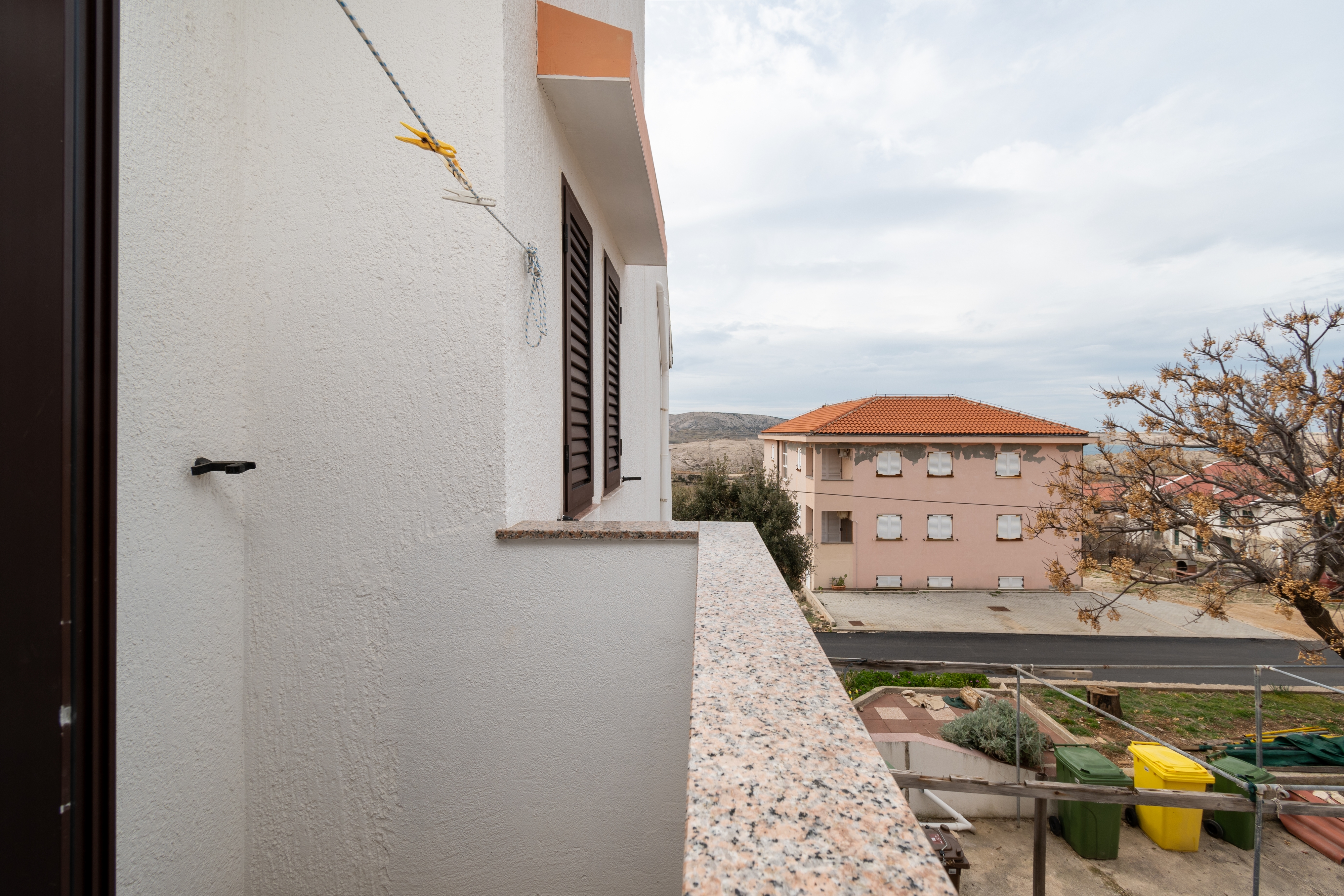 Room with balcony Zubovići, Pag  S-b