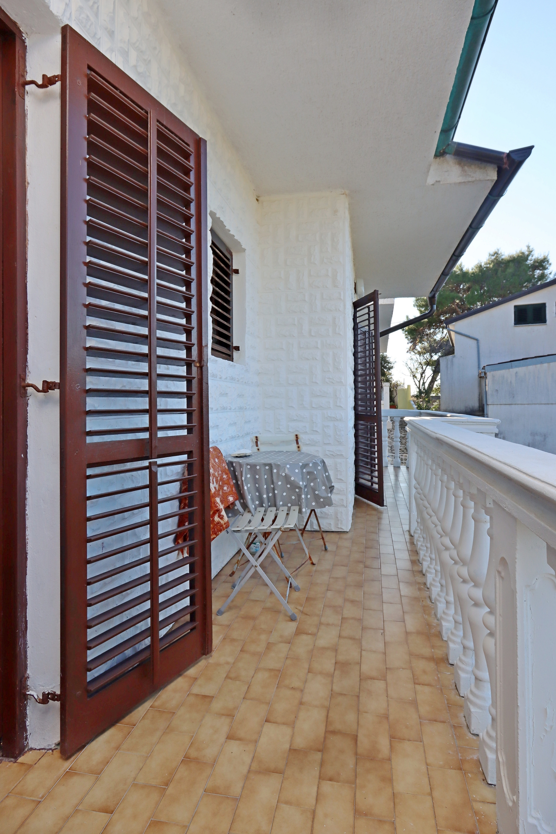 Two bedroom apartment with balcony Banjol, Rab  A-a