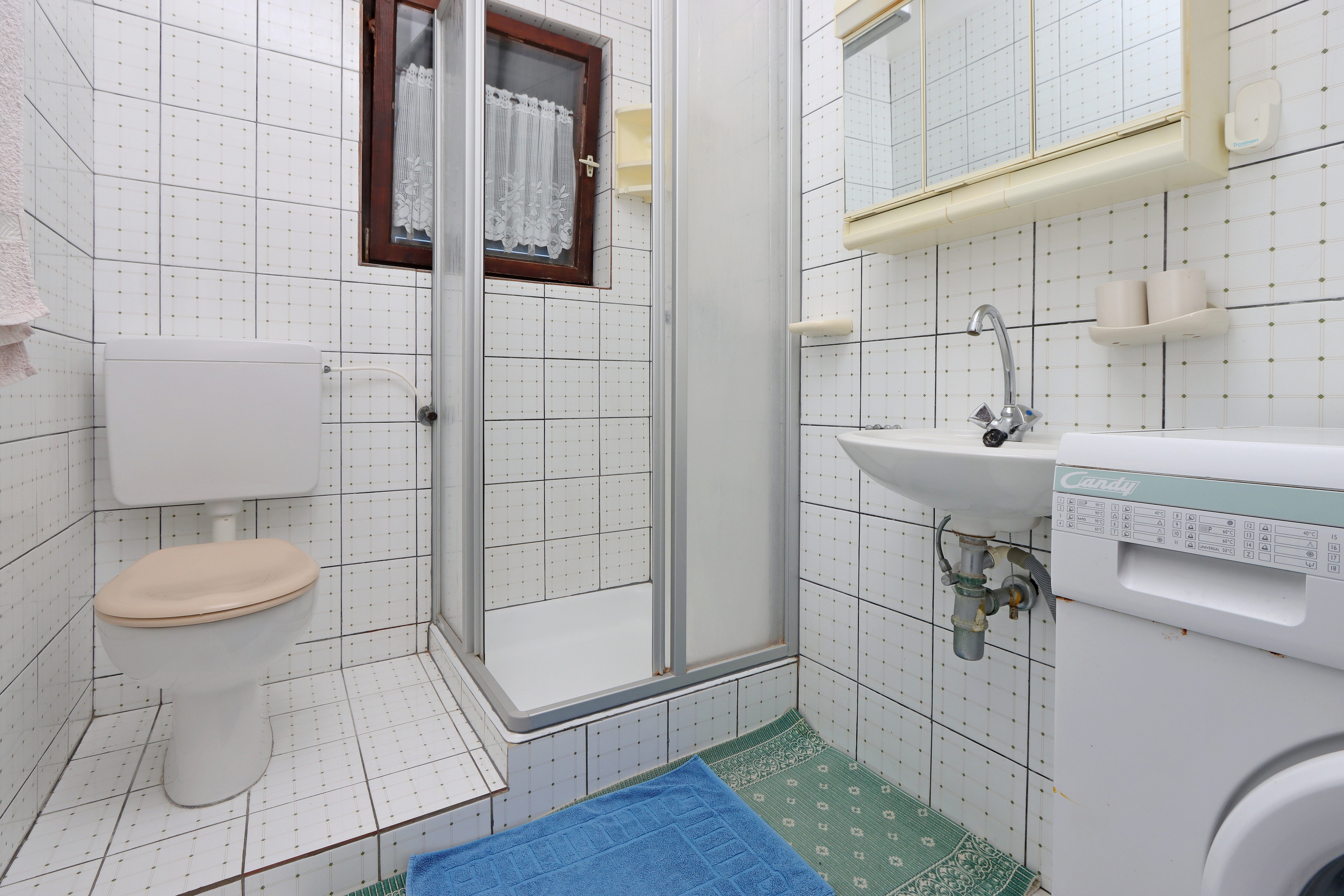 Two bedroom apartment with balcony Banjol, Rab  A-a