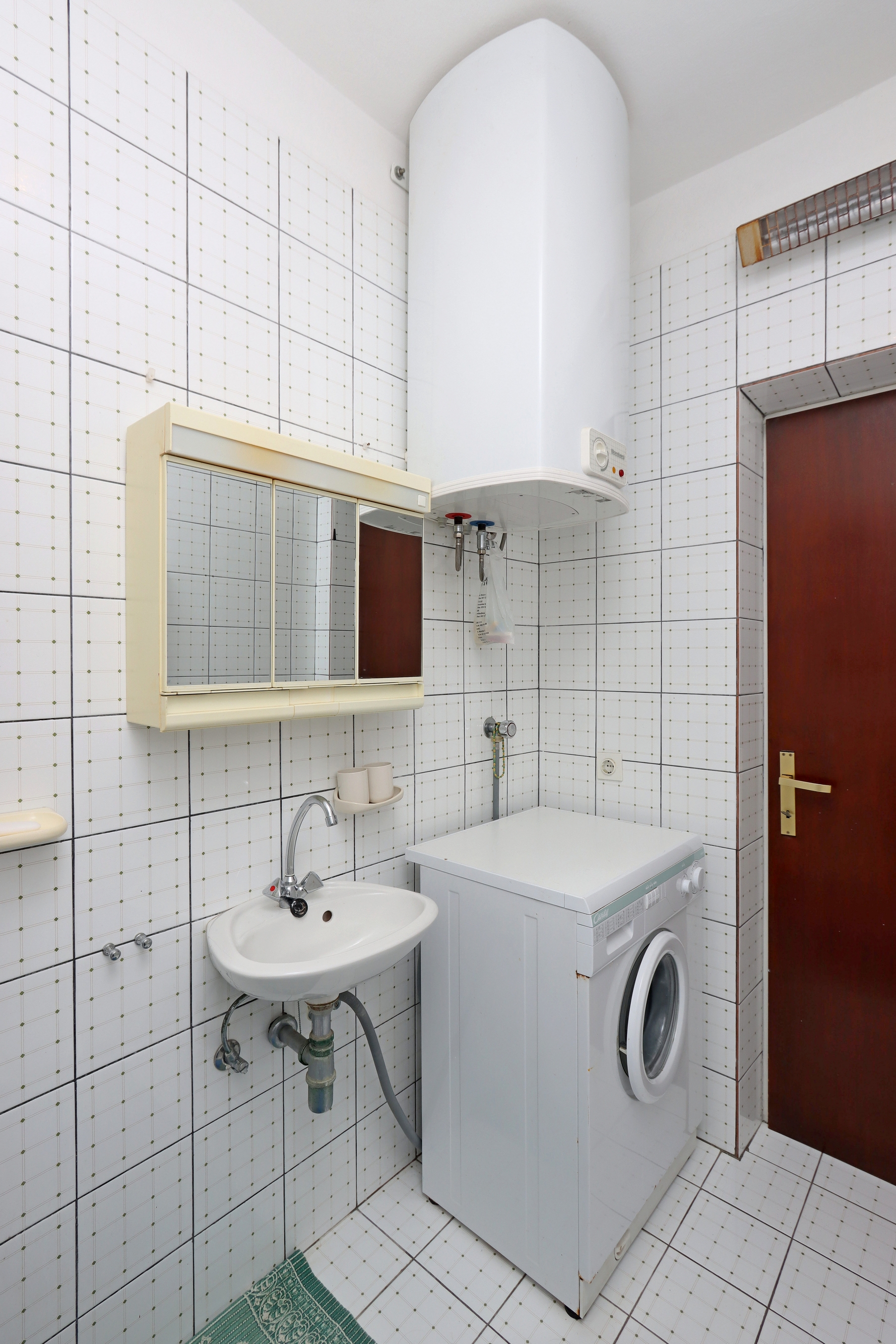 Two bedroom apartment with balcony Banjol, Rab  A-a