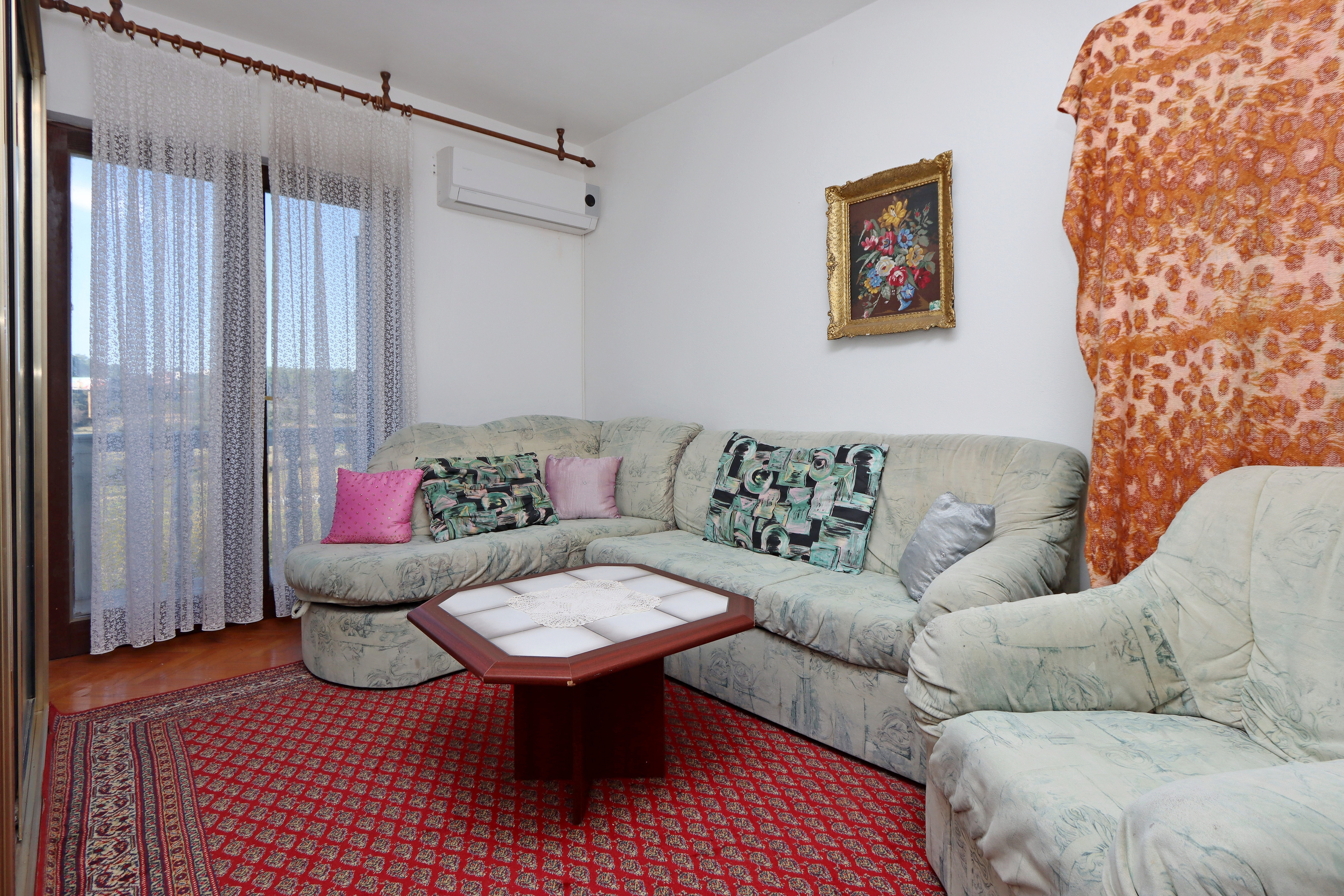 Two bedroom apartment with balcony Banjol, Rab (A-16082-a)