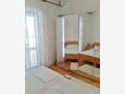 Rab, Slaapkamer 1 in the apartment, (pet friendly) en WiFi.