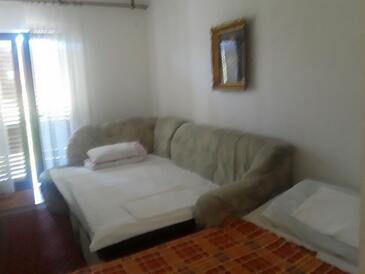 Rab, Woonkamer in the apartment, air condition available, (pet friendly) en WiFi.