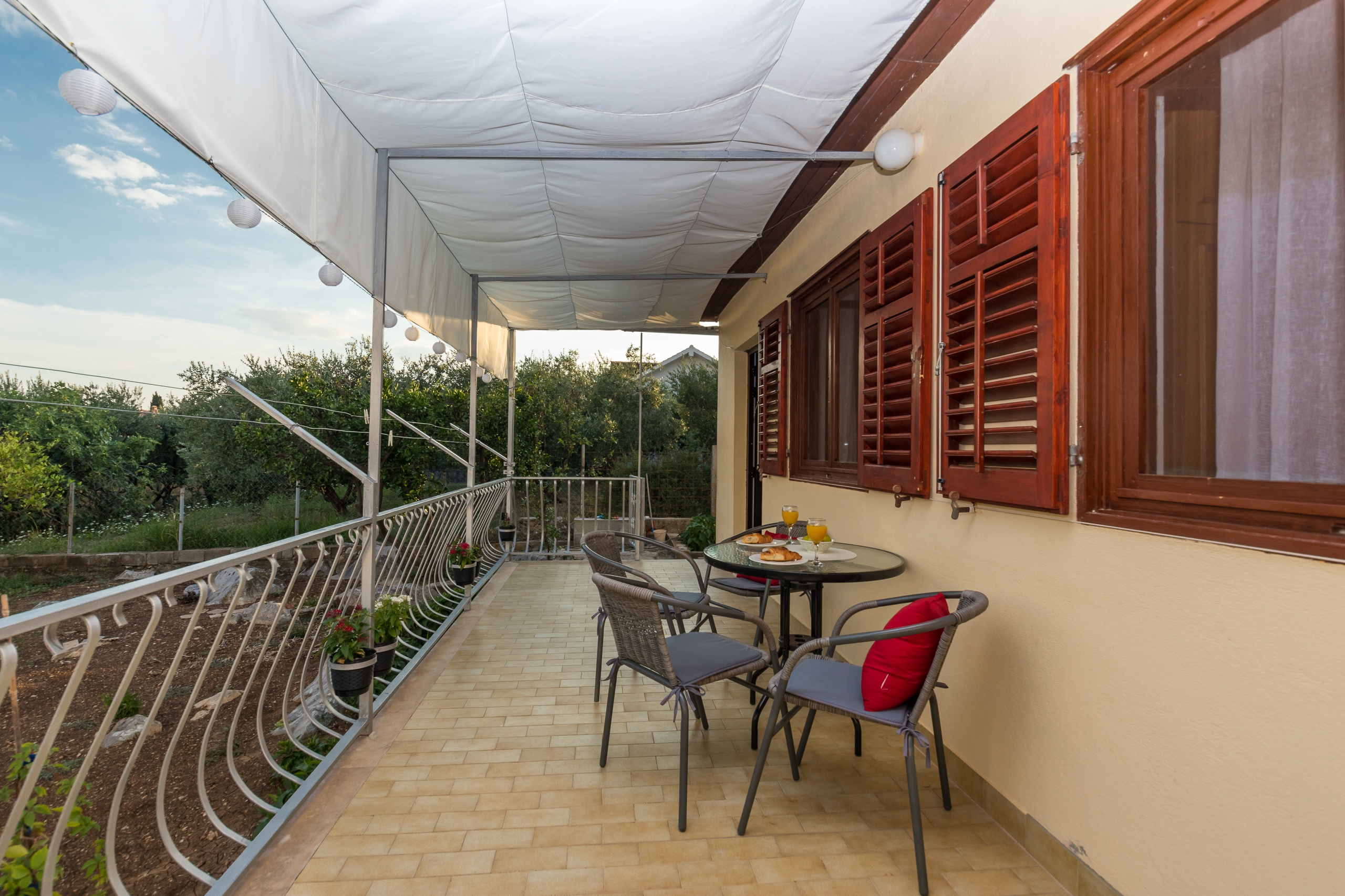 Two bedroom apartment with terrace Kaštel Štafilić, Kaštela  A-a