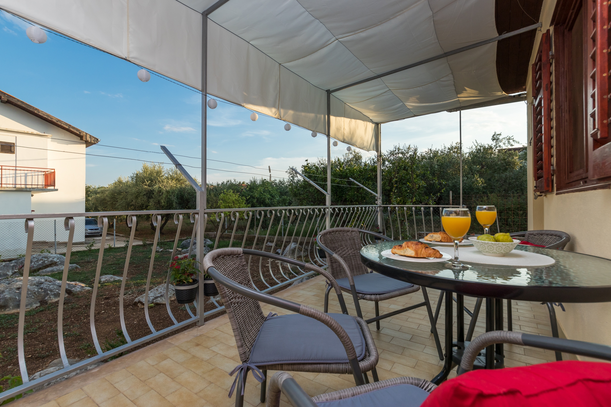 Two bedroom apartment with terrace Kaštel Štafilić, Kaštela  A-a