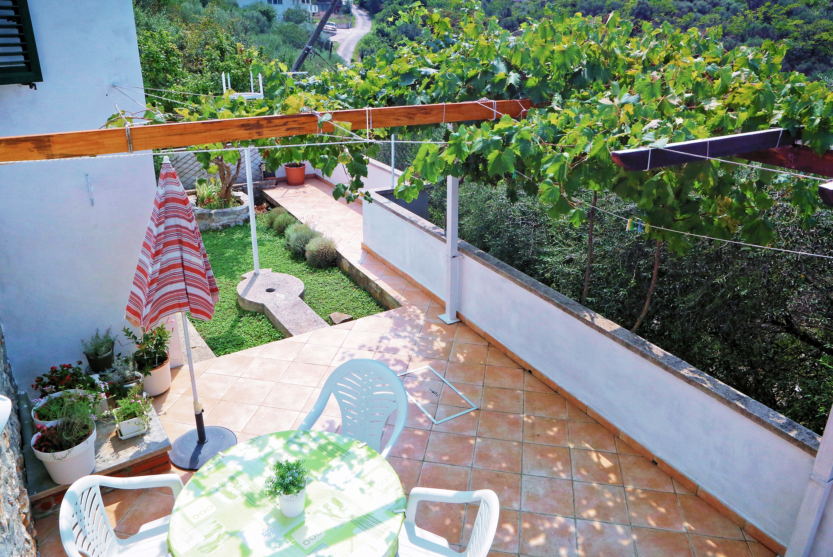 Two bedroom house with terrace and sea view Sali, Dugi otok  K