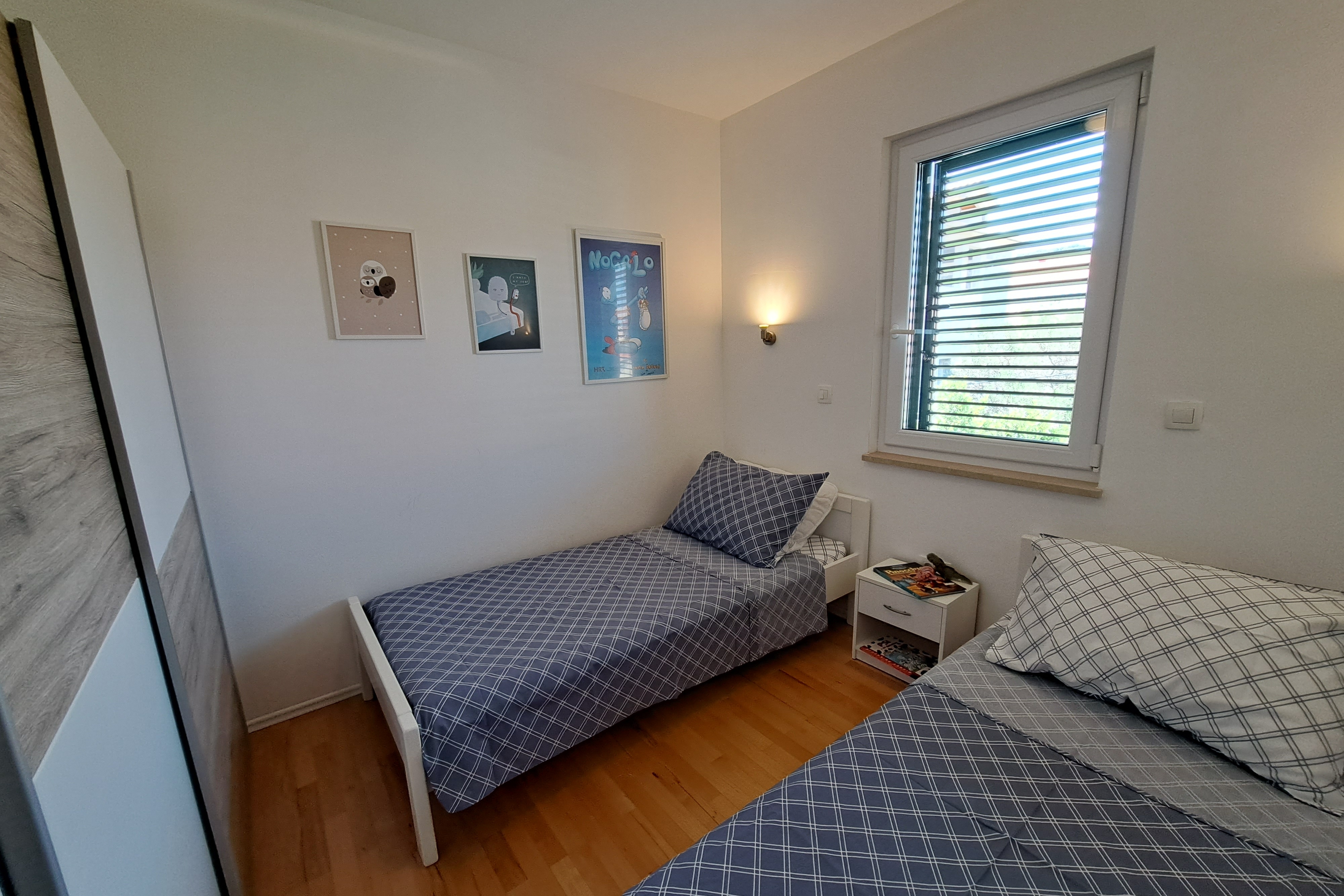 Two bedroom apartment with balcony and sea view Supetar, Brač  A-a